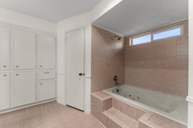 7311 17th Green Drive, Humble, TX 77346