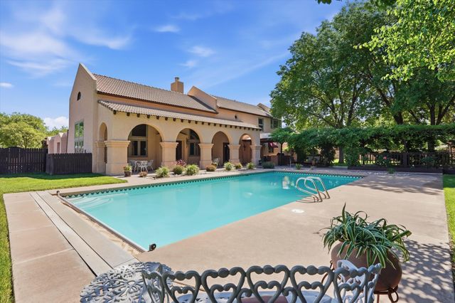 1022 Camino Ranchitos NW, Albuquerque, NM 87114