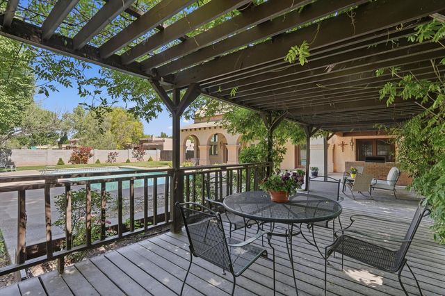 1022 Camino Ranchitos NW, Albuquerque, NM 87114