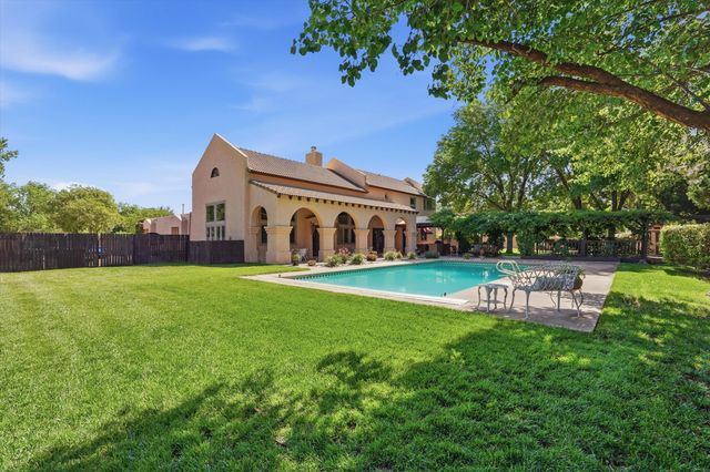 1022 Camino Ranchitos NW, Albuquerque, NM 87114
