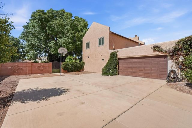 1022 Camino Ranchitos NW, Albuquerque, NM 87114