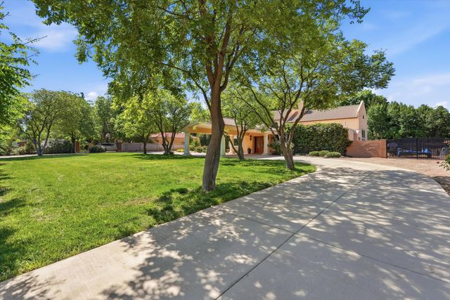1022 Camino Ranchitos NW, Albuquerque, NM 87114