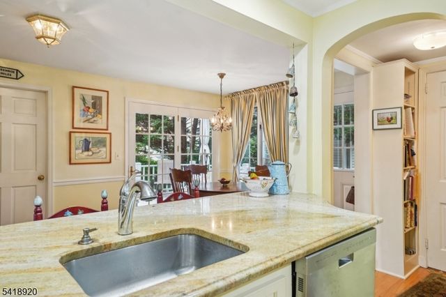 66 Springbrook Rd, Springfield Twp., NJ 07081