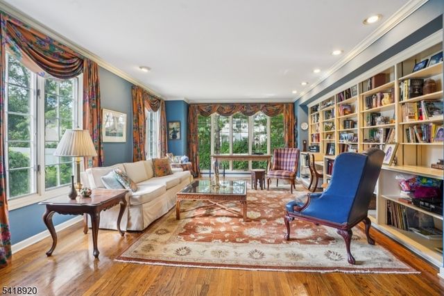 66 Springbrook Rd, Springfield Twp., NJ 07081