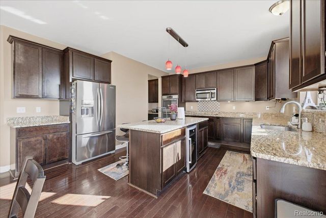 4930 E Stonegate Circle, Orion Charter Township, MI 48359