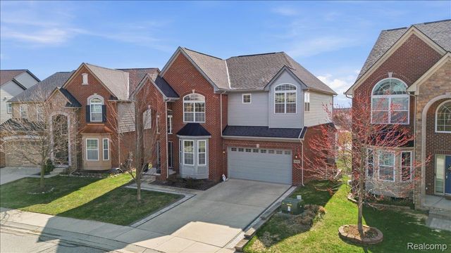 4930 E Stonegate Circle, Orion Charter Township, MI 48359