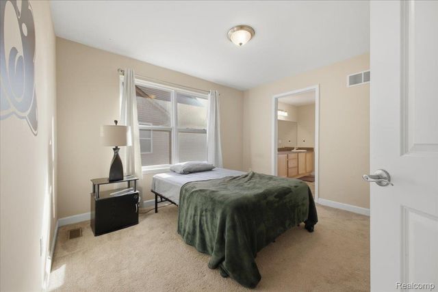 4930 E Stonegate Circle, Orion Charter Township, MI 48359