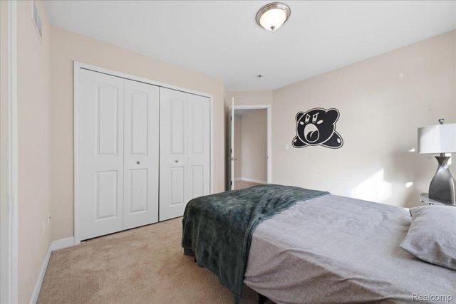 4930 E Stonegate Circle, Orion Charter Township, MI 48359