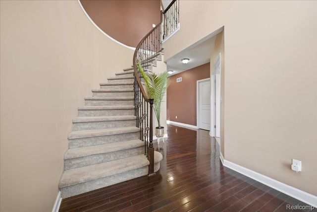 4930 E Stonegate Circle, Orion Charter Township, MI 48359