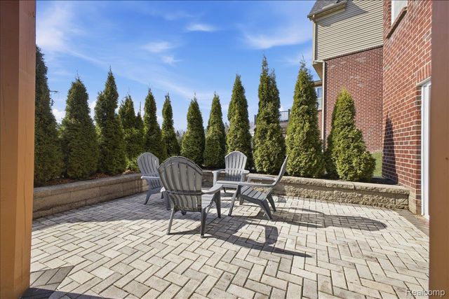 4930 E Stonegate Circle, Orion Charter Township, MI 48359