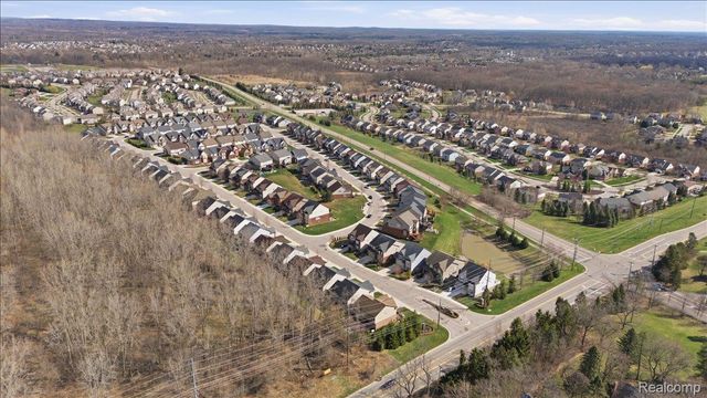 4930 E Stonegate Circle, Orion Charter Township, MI 48359