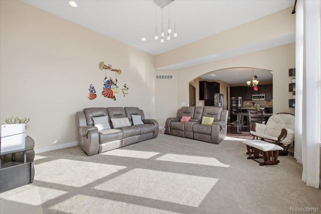 4930 E Stonegate Circle, Orion Charter Township, MI 48359