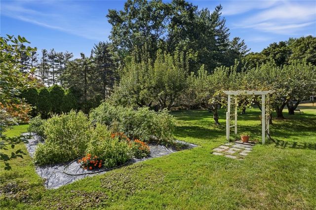 21 Wysteria Lane, Cumberland, RI 02864