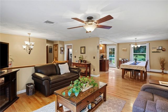 21 Wysteria Lane, Cumberland, RI 02864