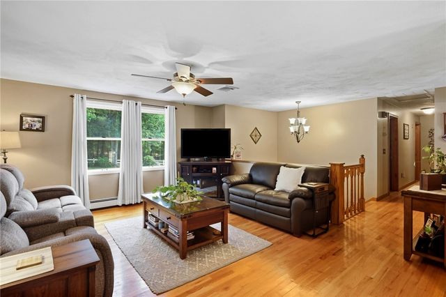21 Wysteria Lane, Cumberland, RI 02864