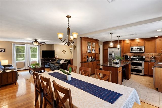 21 Wysteria Lane, Cumberland, RI 02864