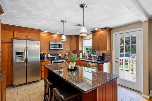 21 Wysteria Lane, Cumberland, RI 02864