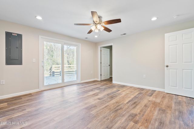 1070 Midway Road SE, Bolivia, NC 28422