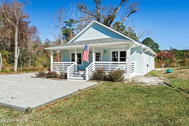 1070 Midway Road SE, Bolivia, NC 28422