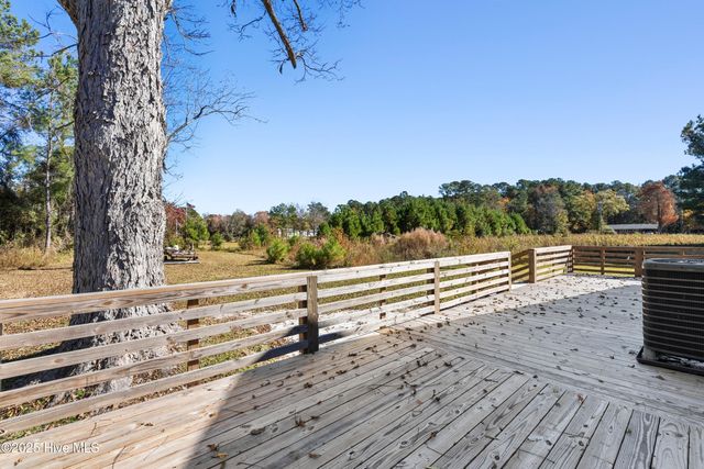 1070 Midway Road SE, Bolivia, NC 28422