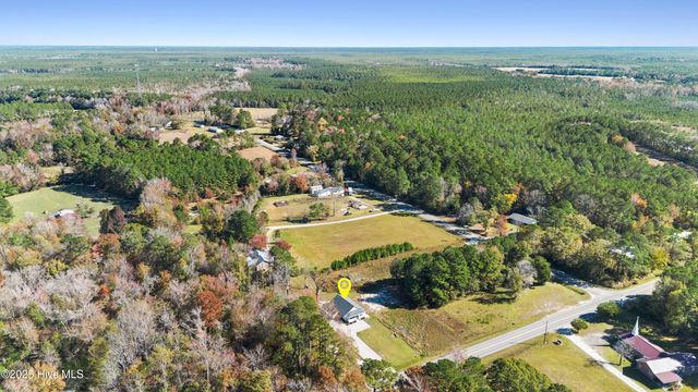 1070 Midway Road SE, Bolivia, NC 28422