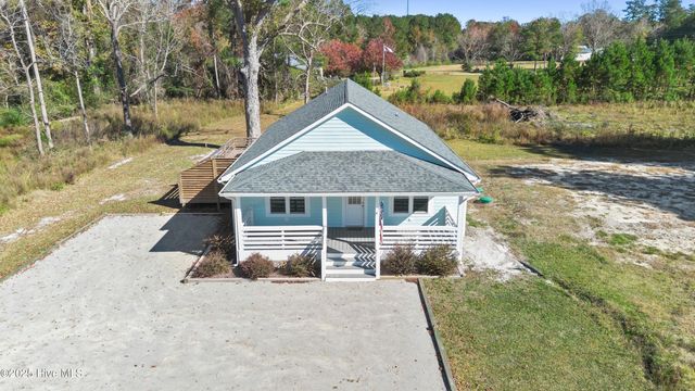 1070 Midway Road SE, Bolivia, NC 28422