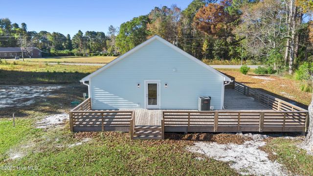 1070 Midway Road SE, Bolivia, NC 28422