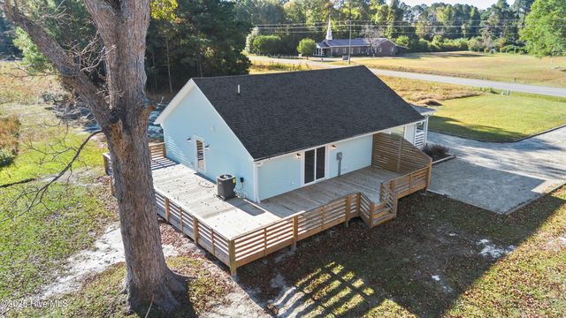 1070 Midway Road SE, Bolivia, NC 28422