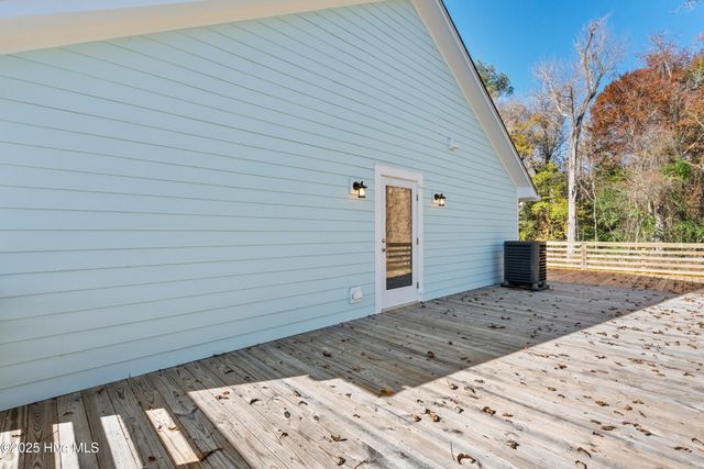 1070 Midway Road SE, Bolivia, NC 28422