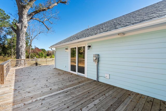 1070 Midway Road SE, Bolivia, NC 28422