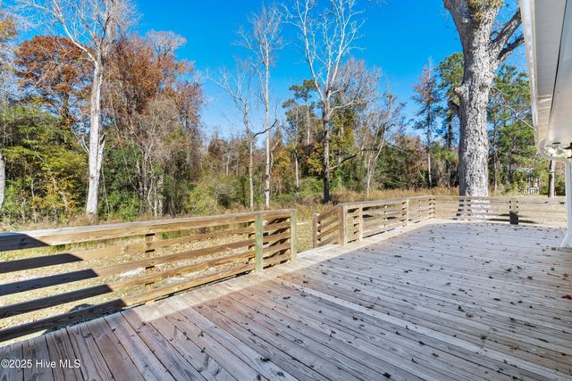 1070 Midway Road SE, Bolivia, NC 28422