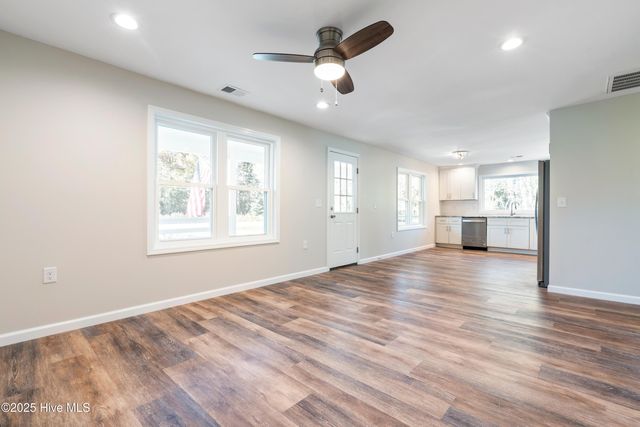 1070 Midway Road SE, Bolivia, NC 28422