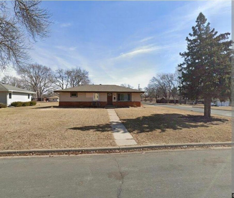 6800 Quail Avenue N, Brooklyn Center, MN 55429 — exterior