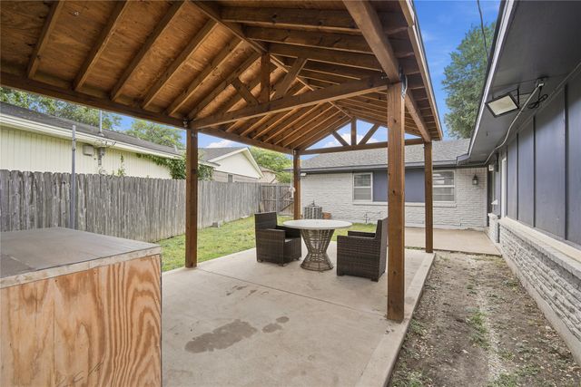 222 Rockaway Drive, Duncanville, TX 75116