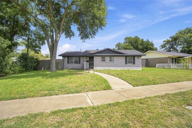 222 Rockaway Drive, Duncanville, TX 75116