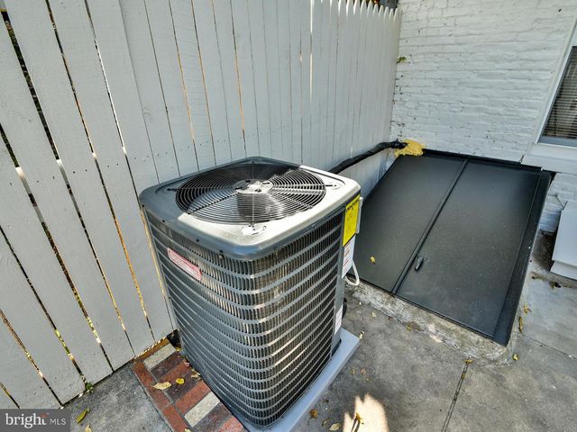 2114 CLIFTWOOD AVE, Baltimore, MD 21213