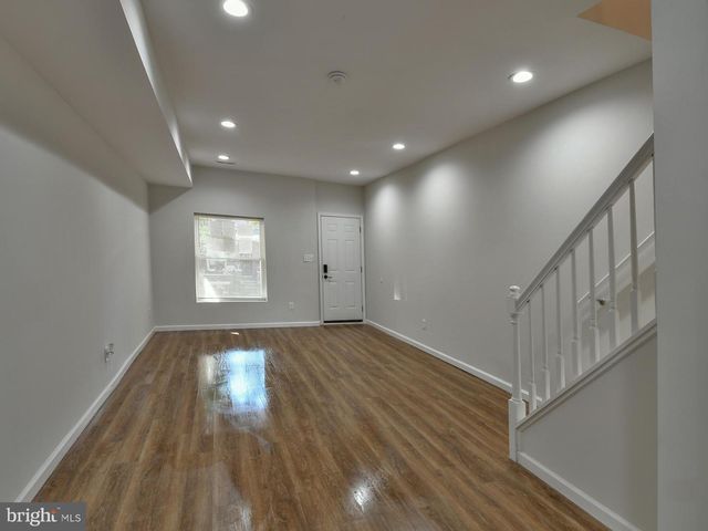 2114 CLIFTWOOD AVE, Baltimore, MD 21213