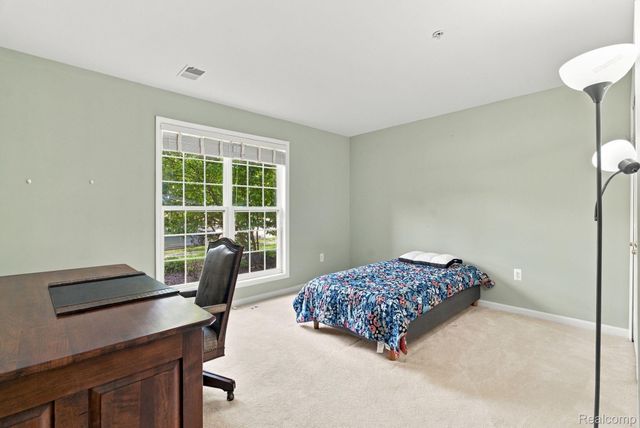 28067 Carlton Way Drive, Novi, MI 48377