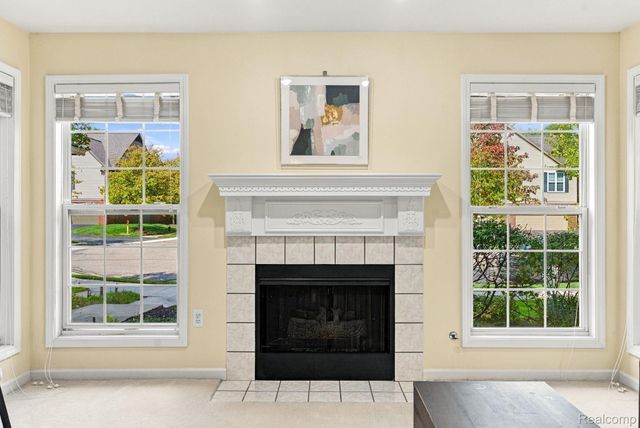 28067 Carlton Way Drive, Novi, MI 48377