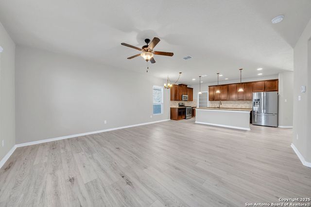 10423 FRANCISCO WAY, Converse, TX 78109