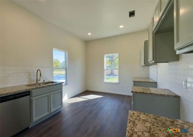 3633 Katy, Elm Mott, TX 76640