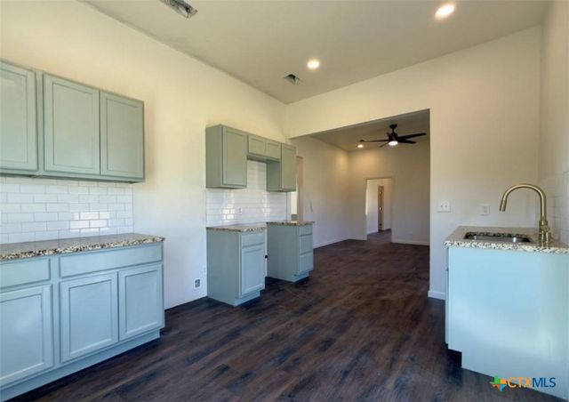 3633 Katy, Elm Mott, TX 76640