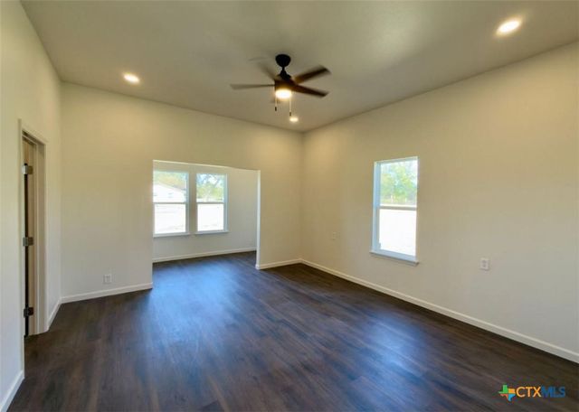 3633 Katy, Elm Mott, TX 76640