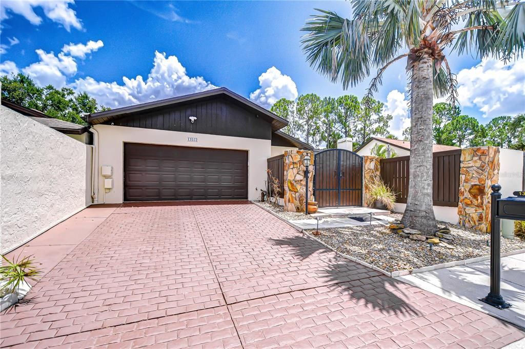 13522 AVISTA DRIVE, Tampa, FL 33624