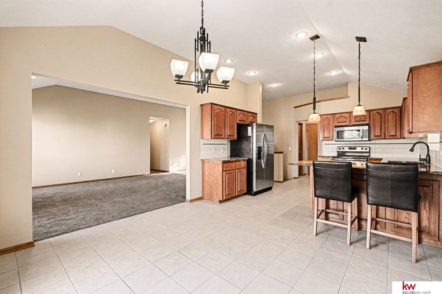 16632 Olive Street, Omaha, NE 68136