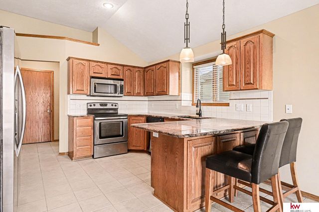 16632 Olive Street, Omaha, NE 68136