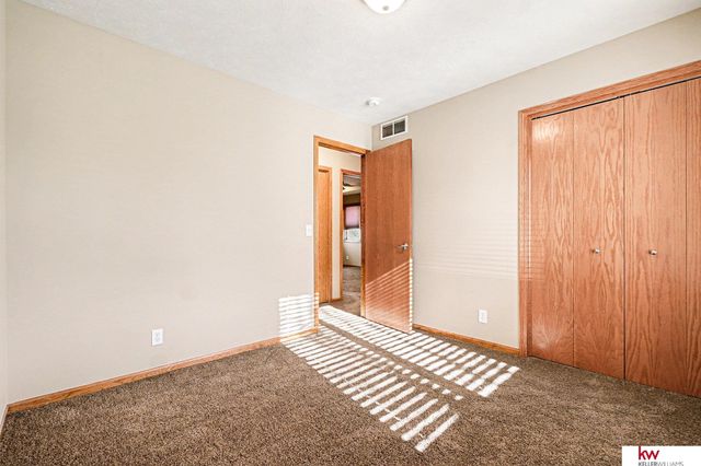 16632 Olive Street, Omaha, NE 68136