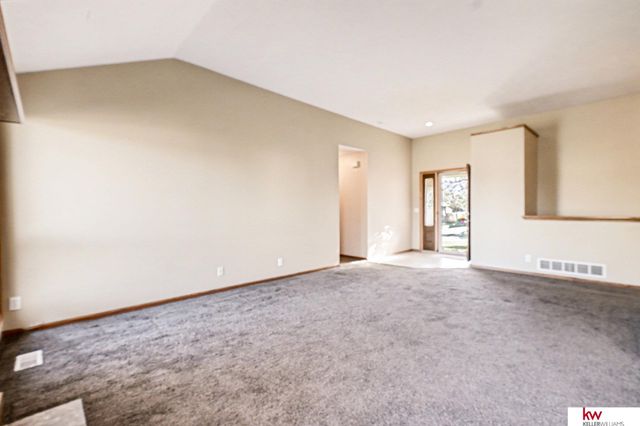 16632 Olive Street, Omaha, NE 68136