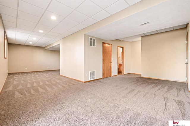 16632 Olive Street, Omaha, NE 68136