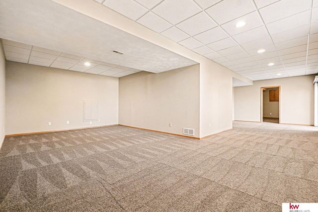 16632 Olive Street, Omaha, NE 68136